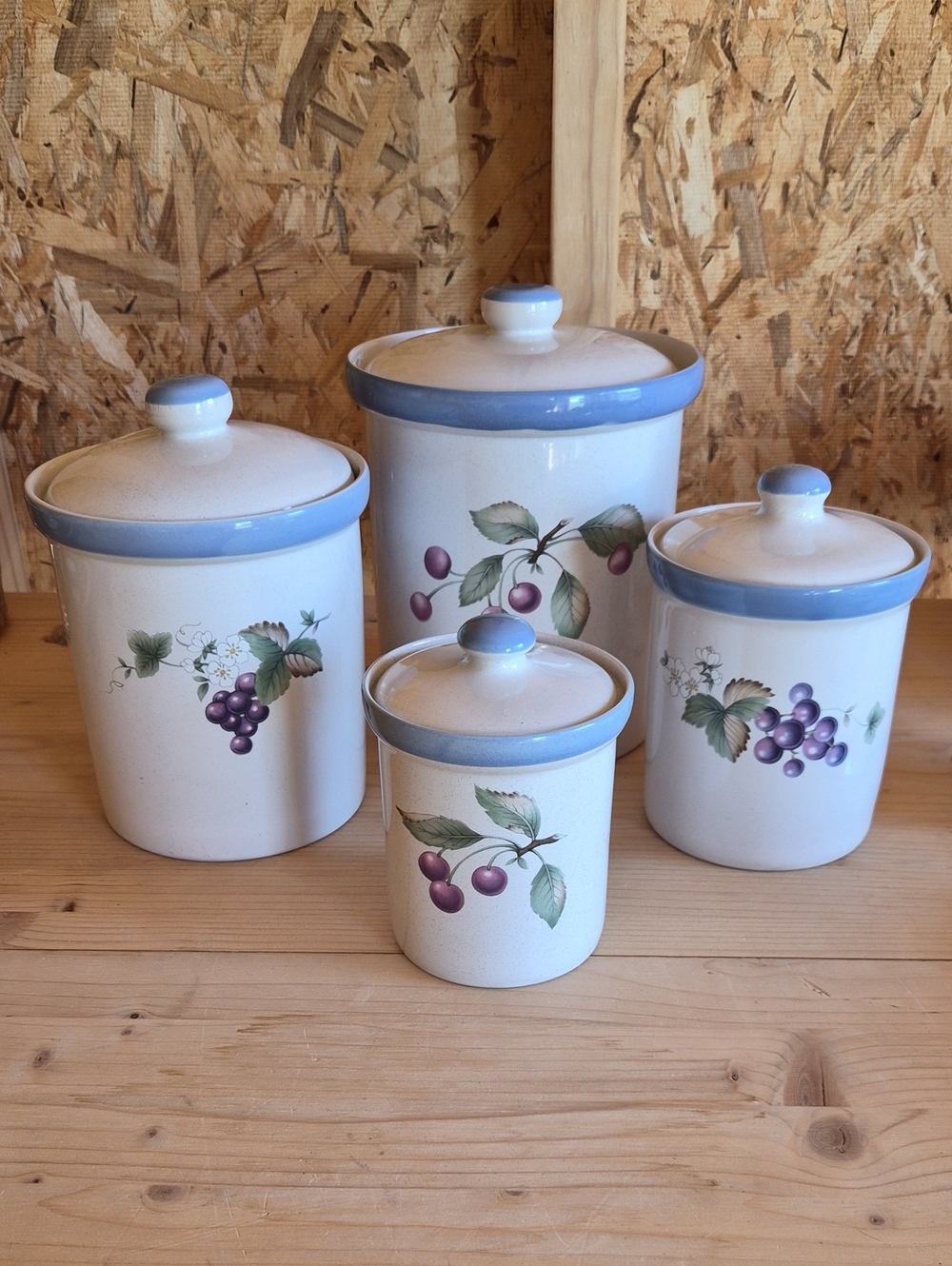 Vintage Savoir Vivre Lucious 4-piece Canister Set W/Lids JJ017 Fruit Pattern